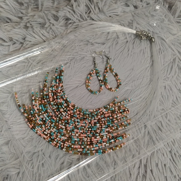 Forever 21 necklace and earrings set - Picture 6 of 6